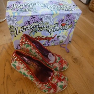 Irregular Choice Tacones Florales Rojos Golondrina EUR Talla 38 Reino Unido Talla 5 En Caja inc Reino Unido P+P - Imagen 1 de 14