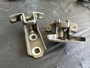 2010 - 2016 CADILLAC SRX REAR LEFT DRIVER SIDE DOOR HINGE SET OF 2 OEM A6 - Picture 1 of 1
