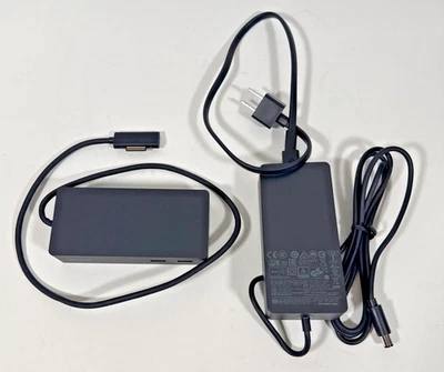 Estación de acoplamiento Microsoft Surface Dock 2 modelo 1661 con adaptador de corriente Foto 1 de 4