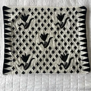 ANTHRO Embroidered Tulip Black & White Decorative Pillow Sham 20” x 26” - Foto 1 di 8
