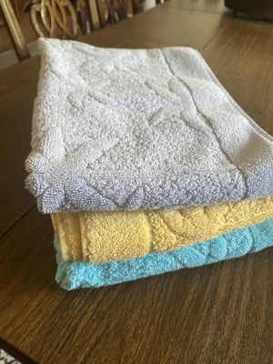 NEW  Lilly Pulitzer Bath Mat 100% Cotton Palm Tree Design Yellow, Turquoise,Lave - Image 1 of 4