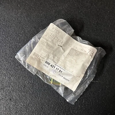 Pinza de resorte de tensión clip de retención de pastillas de freno de disco genuino Mercedes-Benz 00042 Foto 1 de 2