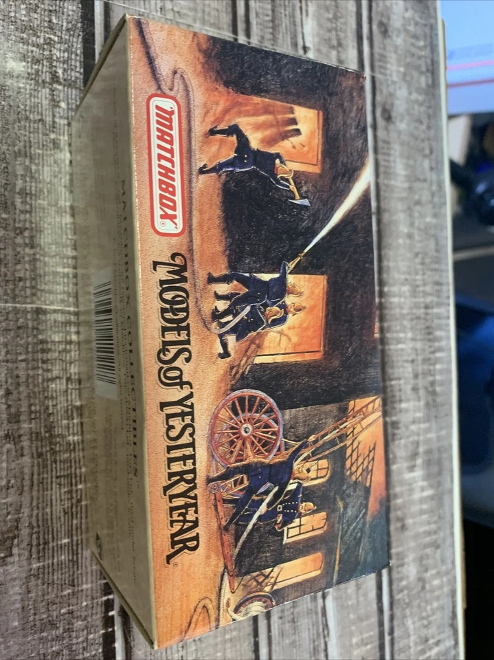 Matchbox Models of Yesteryear 1952 Land Rover Auxiliary YFE02