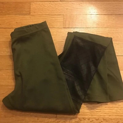 Leggings BDG Urban Outfitters negros verde militar panel de cuero sintético medianos Foto 1 de 4