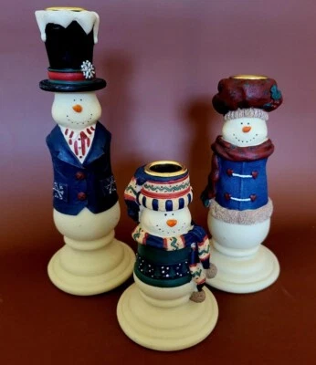 Juego de Candelabros Snow Family de 3, 9", 7,5" de Alto, Divertida Familia para las Vacaciones Foto 1 de 4