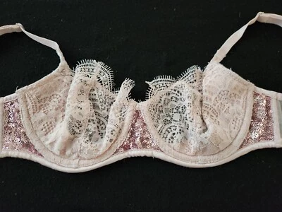 Sujetador push up Victoria's Secret Dream Angels sin relleno 32C rosa lentejuelas encaje usado en excelente estado Foto 1 de 4