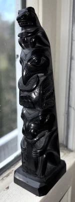 老式加拿大海达 Argillite 雕刻图腾杆 ~ 7 英寸签名“L Collison”路易斯 — 第 1/4 张图片