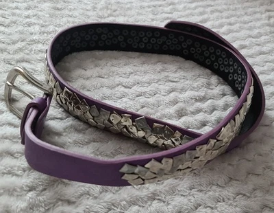 NEU ,Auffälliger Gürtel lila,  Flachnieten ,bohemian  90 cm lang - Bild 1 von 3