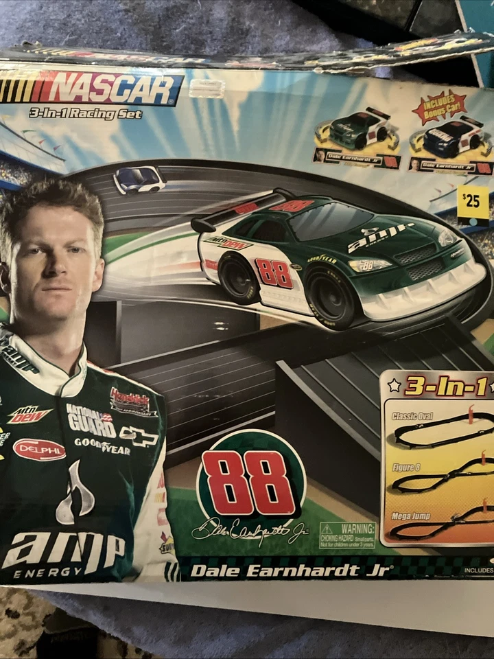 Dale Earnhardt Jr #88 NASCAR 3 en 1 juego de carreras 2009 usado RARO FALTAN 6 PIEZAS Foto 1 de 4