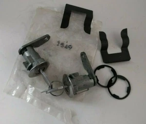 Juego de cerraduras de puerta Ford Parte #1549 - Ajuste desconocido - Envío prepago - Imagen 1 de 6