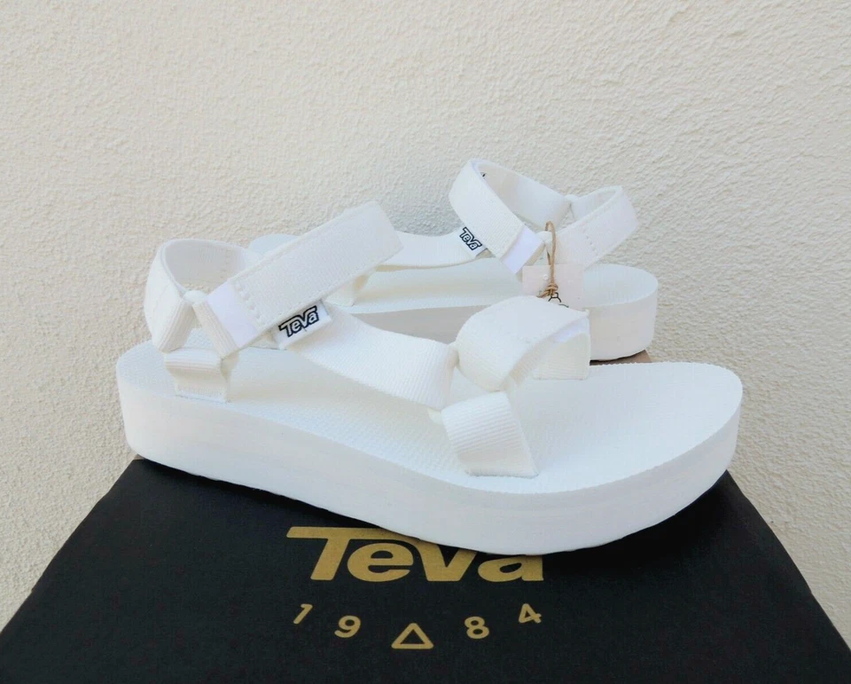 Teva Women's Original Universal Hiking WHITE Sandals size 9