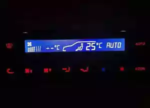 VW PASSAT GOLF MK4 BORA CLIMATRONIC CLIMATE CONTROL GTI R32 - Picture 1 of 3