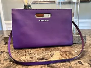 Michael Kors Plum/Purple handbag, shoulder bag 8.5 X 13 - Picture 1 of 4