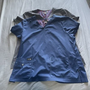 Koi Scrub Top Bundle Of Two Women's XL Blue Grey Short Sleeve Medical Nursing - Picture 1 of 5