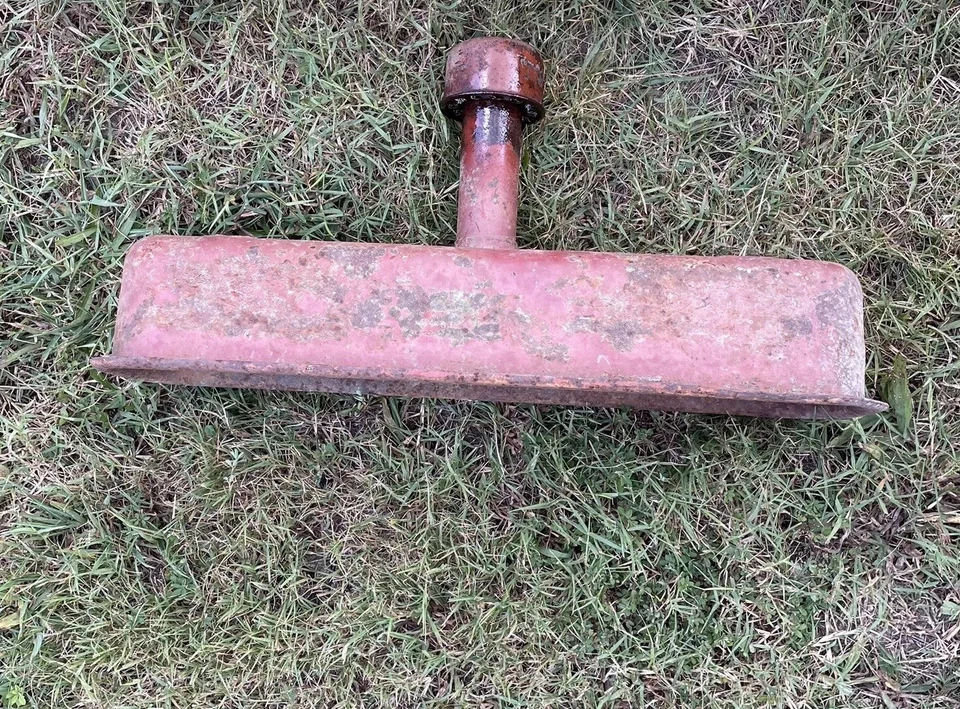 Farmall Super C IH Tractor ORIGINAL IH engine motor valve cover w/ topper cap - Image 1 of 4
