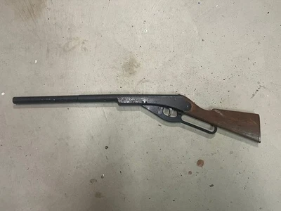 Pistola de juguete modelo 960 Daisy de colección marca de acción fabricante de ruido pop años 60 70 Foto 1 de 4