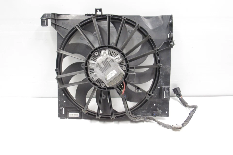 Ventilador de refrigeración del radiador del motor del motor N/A 10-12 Jaguar XF 5,0 L con cubierta OEM USADO Foto 1 de 4