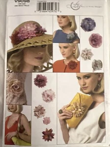 Vogue Craft Pattern 9098 Fabric Flowers Embellishments Clutch Purse Uncut - Picture 1 of 2