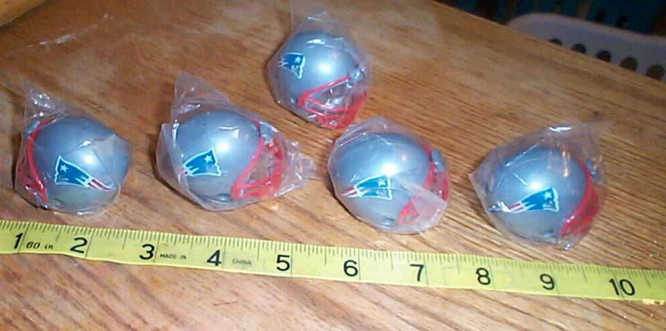 Lote 5 cascos con mini logotipo con licencia de la NFL (toppers de lápiz) New England Patriots Foto 1 de 1