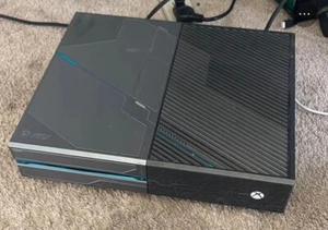 Xbox One Halo 5 Edition Console 1TB - Picture 1 of 1