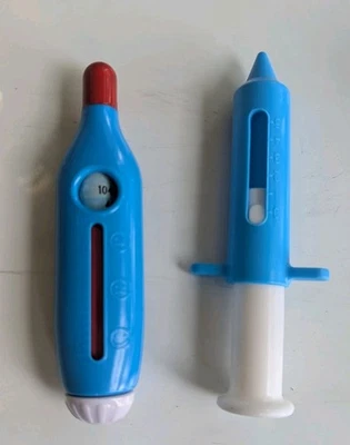 Melissa & Doug Doctor Enfermera Kit Jugar Fingir Disparos Aguja Jeringa Termómetro  Foto 1 de 3