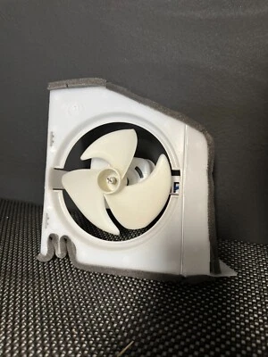 Pieza motor ventilador condensador refrigerador LG EAU63103202 Foto 1 de 3