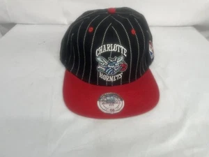 Rare VTG Charlotte Hornets Mitchell & Ness Snapback Hardwood Classics Red/Black - Picture 1 of 3