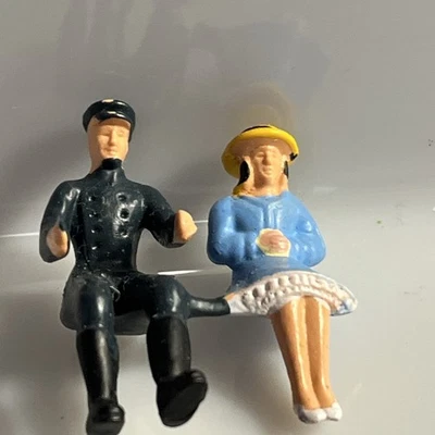 Corgi Toys 9021 Daimler Driver + Passenger Figures Male Female Original Genuine - Image 1 of 3