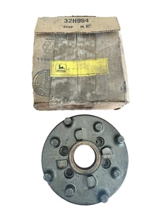 AT18368 ADAPTER FITTING fits JOHN DEERE (New OEM) T21375 T21399 JD 450 - Picture 1 of 7