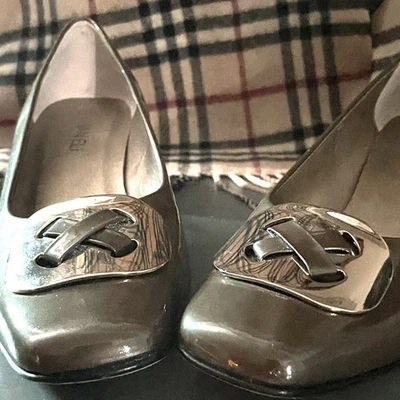 VANELi Bronze Patent Leather Pumps Gold Buckle Vero Cuoio Sole Size 10M - Image 1 of 4