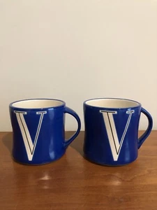 Set tazzine da caffè in ceramica dipinte a mano blu monogramma iniziale Anthropologie V nuove senza etichette - Foto 1 di 4