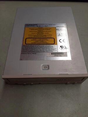 A40T CD-ROM DRIVE - Beige Bezel - Image 1 of 4