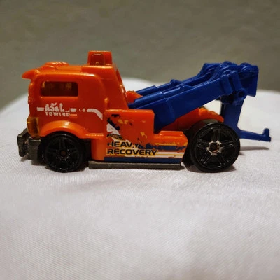 Hot Wheels 2019 Heavy Hitch (suelto) Foto 1 de 4