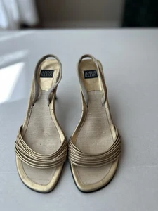Tacones Anne Klein oro vino talla 5,5 EE. UU. - Imagen 1 de 8