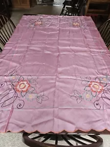 Vintage Rosa Satin Stickerei/Kreuzstich Blumen Tischdecke 68"×51" - Bild 1 von 11