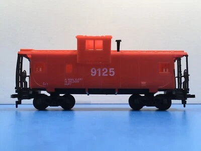 HO Scale "A Man Alert Is Seldom Hurt" 9125 Wide Vision Safety Freight Caboose #9 - Image 1 of 4
