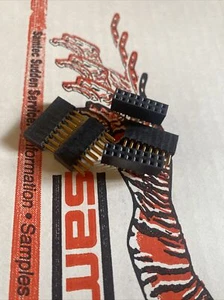 SAMTEC SSW-108-02-G-D Terminali Gold 16 Position Strip 5pcs - Imagen 1 de 1