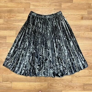 Love ladies velvet pleated midi skirt size 8-10 (next day post) New ๐ - Picture 1 of 4