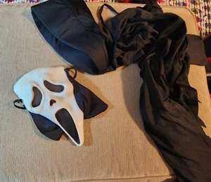 Vintage Ghostface Scream Easter Unlimited Maske (MK) Stempel mit Gewand und Gürtel - Bild 1 von 6