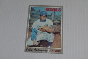 Ellie Rodriguez Kansas City Royals #402 1970 Topps Baseball Card SIGNED (UKQ17) - Picture 1 of 3