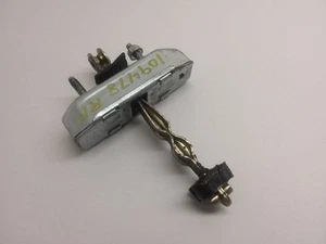 Isuzu VehiCROSS 1999-2001 pasajero derecho puerta delantera brazo control tope - Imagen 1 de 12