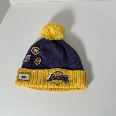 Gorro LA Lakers New Era Invierno Tejido Pom - Parche Funciona - ¡Excelente Estado! Foto 1 de 4