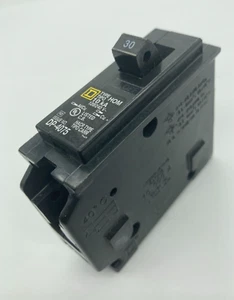 New Homeline HOM130CP 1 Pole 30 Amp 120 240V AC Plug In Square D Breaker 1 Pack - Imagen 1 de 13