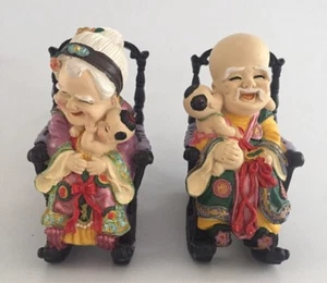 VINTAGE FAMILIE CHINESISCHE KUNSTHARZ HANDBEMALTE FIGUR STATUEN SCHAUKELSTUHL it/403 - Bild 1 von 12