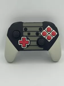 Controlador NS Pro personalizado "N.E.S Classic" inspirado en retro - Imagen 1 de 4