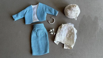 TENUE "MIDINETTE" COMPLÈTE POUR POUPÉE TRESSY BELLA - Année 1965 - Photo 1/4