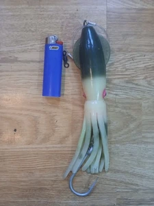 Vintage Large 8" Rubber B2  Saltwater fishing Squid Lure Stripers Bluefish Tuna - Picture 1 of 6