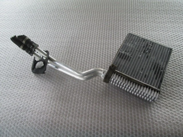 30665330 TERMOSCAMBIATORE RISCALDAMENTO A/C VOLVO C30 2.0 D 100KW 6M 3P (2008) R Foto 1 de 1