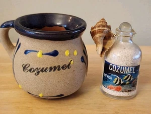 Taza/botella de recuerdo decorativa Cozumel México con arena y cáscara. - Imagen 1 de 4