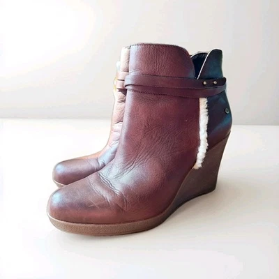 Sapatos femininos UGG Australia tamanho 8 Alexandra couro marrom salto cunha zíper - Imagem 1 de 4